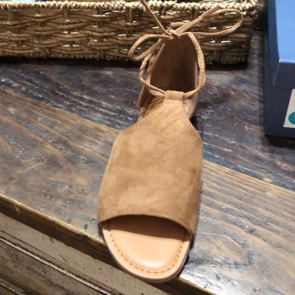 Universal Thread Sandals - Picture 2 of 4